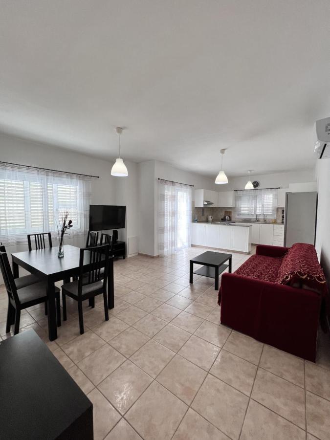 Pafia Sunbeach Townhouse Paphos Exterior foto